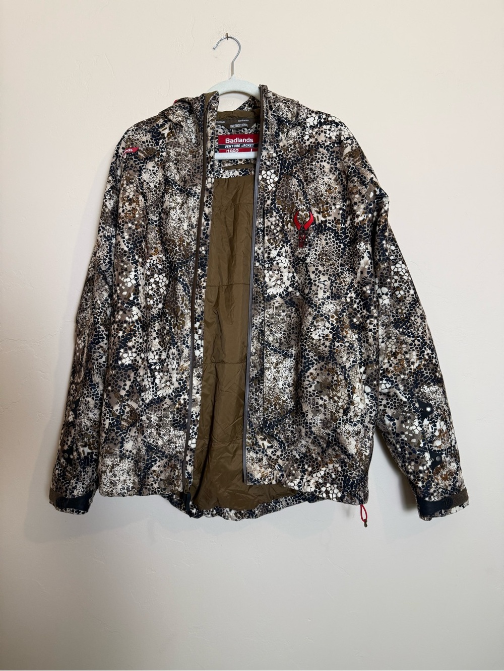 Men's Badlands Venture Camouflage Hunting Jacket in Brown/Olive